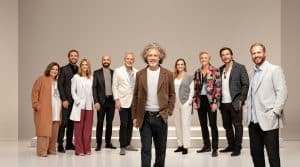 découvrez les chanteurs suisses les plus célèbres, leurs talents uniques et les voix incontournables qui ont marqué la scène musicale en suisse.